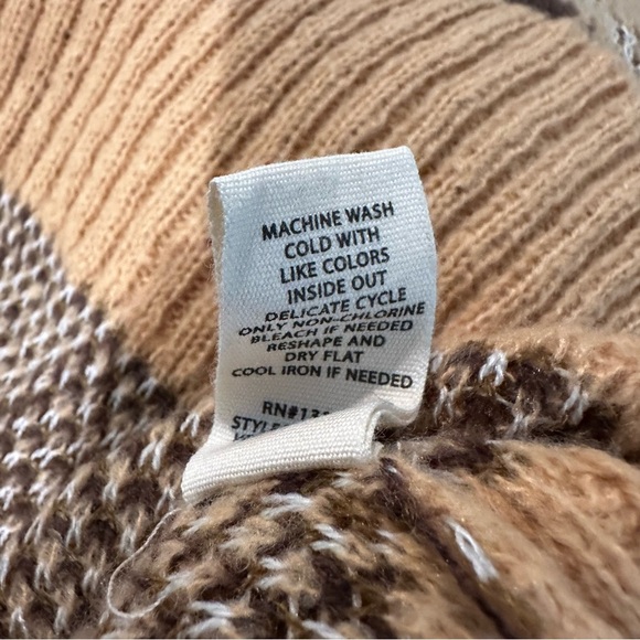 Brown and Tan Argyle Knit Sweater Vest • Size: XL - Picture 14 of 14